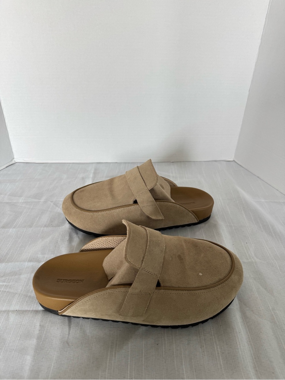 Surgeon Mens Slip-On Loafers in Tan Size 9